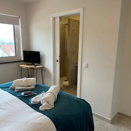 Hillside House & Casa rural Foz do Arelho