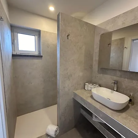 Hillside House & Landhaus *