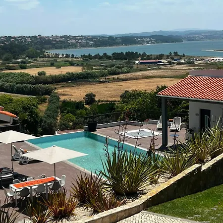Hillside House Landsted *