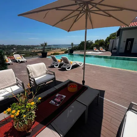Landsted Hillside House *