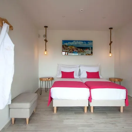 Casa rural Hillside House &