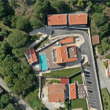 Hillside House Residence