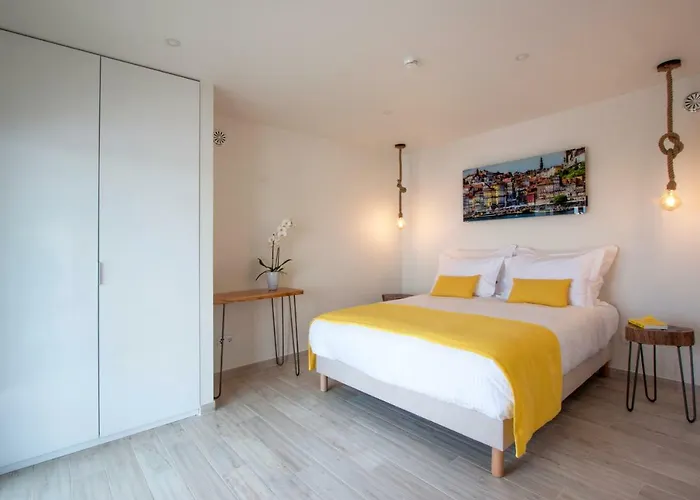 Casa de Campo Hillside House & *